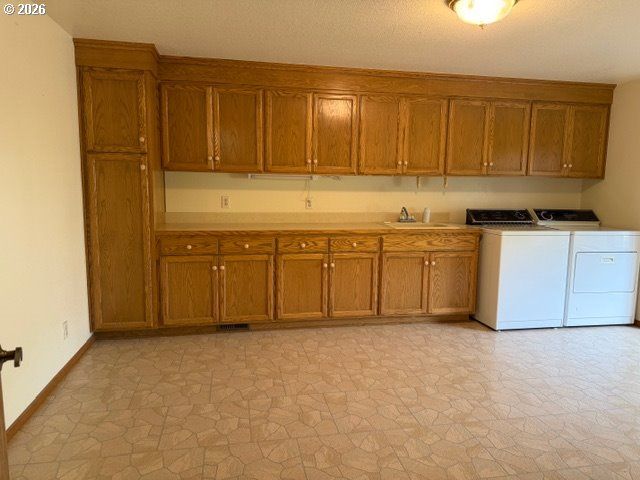 1344 REGENCY Dr, Eugene, OR 97401