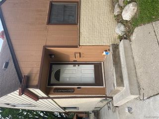 20616 Lancaster Street, Harper Woods, MI 48225