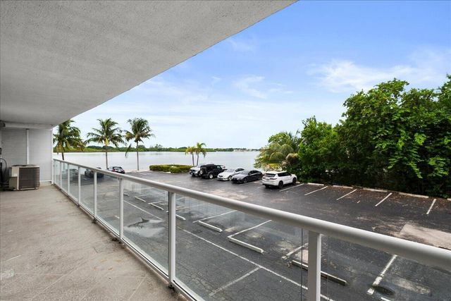 2560 S Ocean Boulevard, Palm Beach, FL 33480