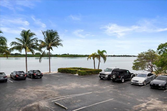 2560 S Ocean Boulevard, Palm Beach, FL 33480