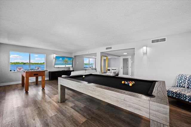 2560 S Ocean Boulevard, Palm Beach, FL 33480