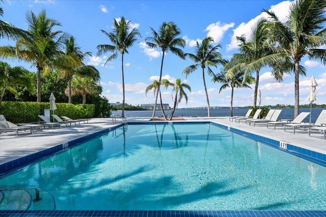 2560 S Ocean Boulevard, Palm Beach, FL 33480