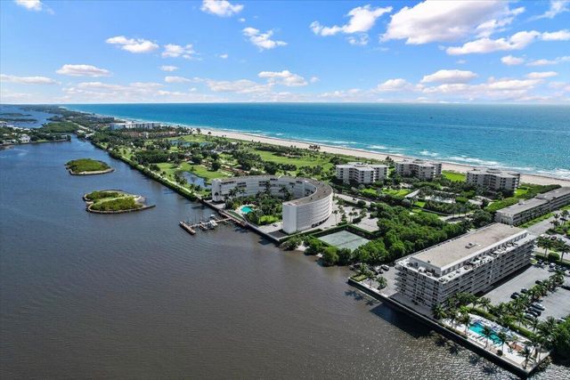 2560 S Ocean Boulevard, Palm Beach, FL 33480