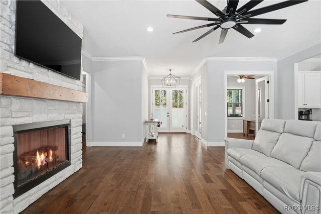 6229 W Pine Ridge Boulevard, Beverly Hills, FL 34465