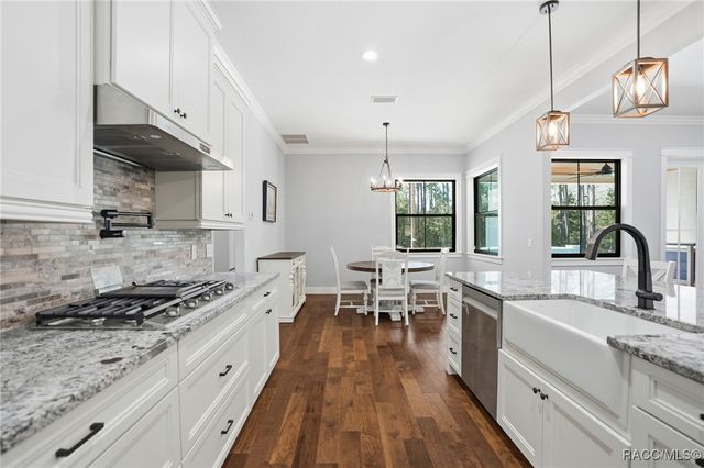 6229 W Pine Ridge Boulevard, Beverly Hills, FL 34465