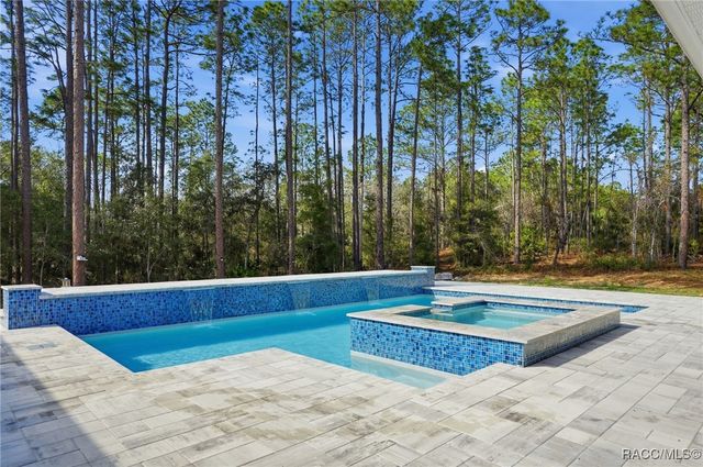 6229 W Pine Ridge Boulevard, Beverly Hills, FL 34465