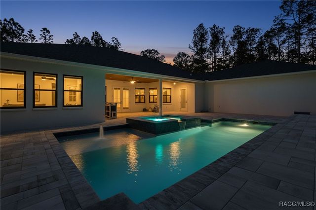 6229 W Pine Ridge Boulevard, Beverly Hills, FL 34465