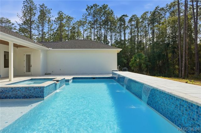 6229 W Pine Ridge Boulevard, Beverly Hills, FL 34465