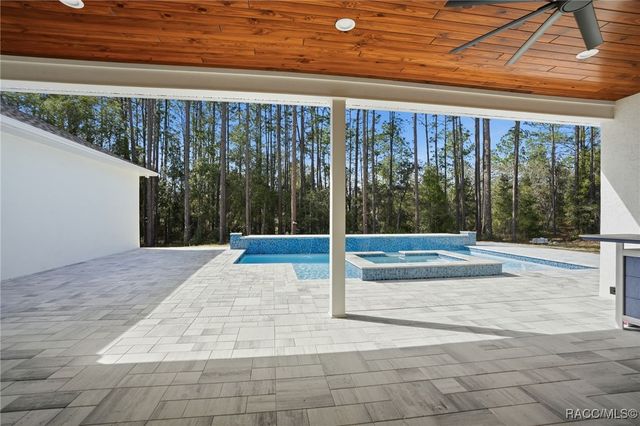 6229 W Pine Ridge Boulevard, Beverly Hills, FL 34465