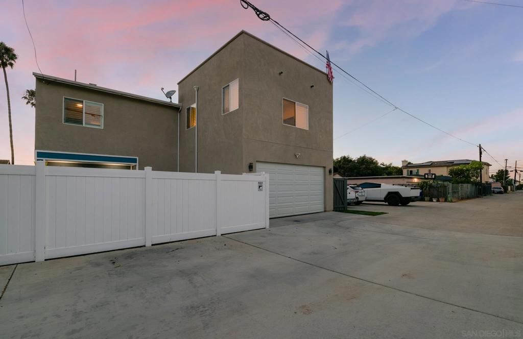 Image 47 of property listing at 571 Delaware, Imperial Beach, CA 91932