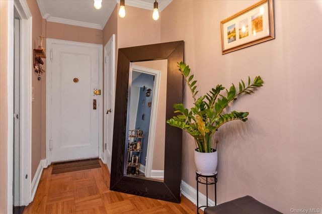 48-55 43rd Street 3F, Woodside, NY 11377