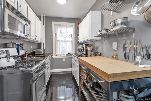 48-55 43rd Street 3F, Woodside, NY 11377
