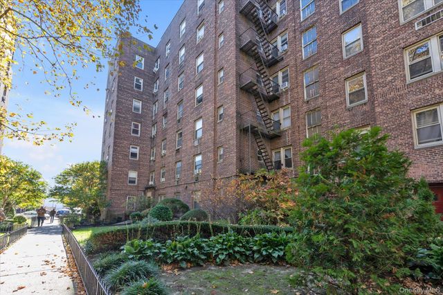 48-55 43rd Street 3F, Woodside, NY 11377