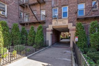 48-55 43rd Street 3F, Woodside, NY 11377