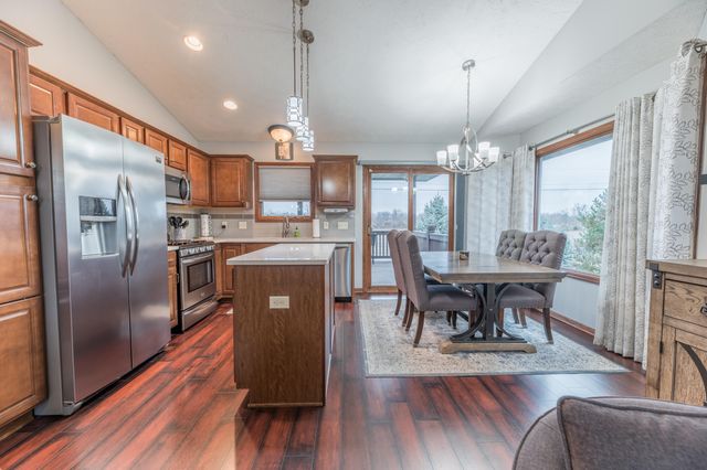 5112 WAGONS WAY Road, Council Bluffs, IA 51501