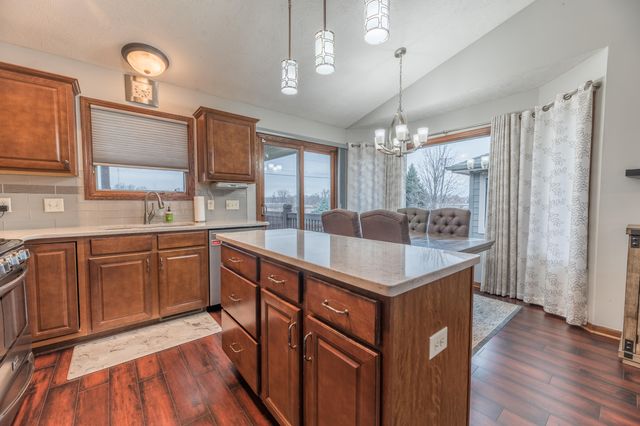 5112 WAGONS WAY Road, Council Bluffs, IA 51501