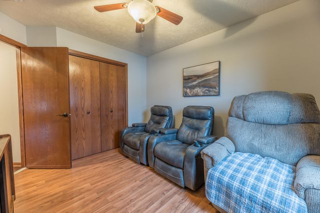 5112 WAGONS WAY Road, Council Bluffs, IA 51501