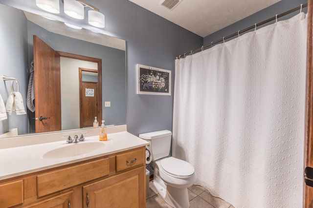 5112 WAGONS WAY Road, Council Bluffs, IA 51501