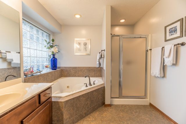 5112 WAGONS WAY Road, Council Bluffs, IA 51501