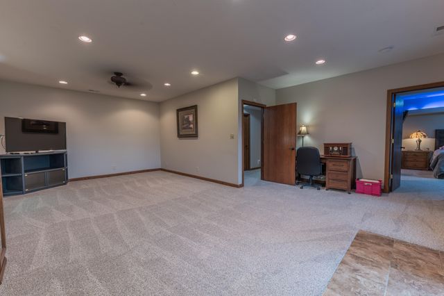 5112 WAGONS WAY Road, Council Bluffs, IA 51501