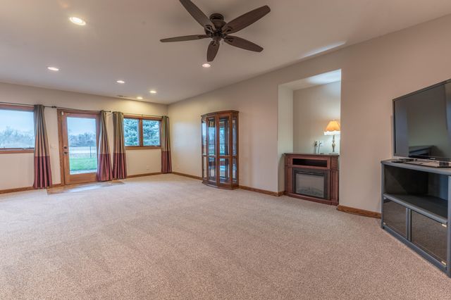 5112 WAGONS WAY Road, Council Bluffs, IA 51501