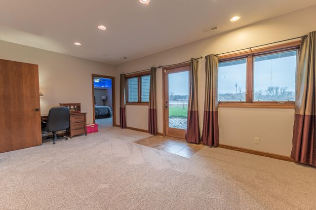 5112 WAGONS WAY Road, Council Bluffs, IA 51501