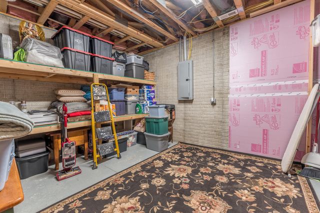 5112 WAGONS WAY Road, Council Bluffs, IA 51501