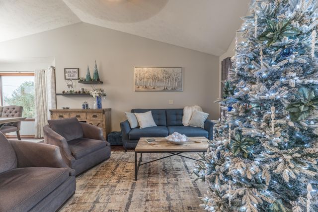 5112 WAGONS WAY Road, Council Bluffs, IA 51501