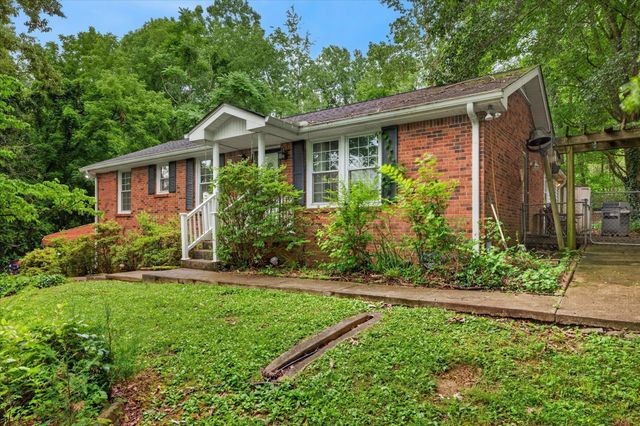 700 Dean Rd, Clarksville, TN 37040