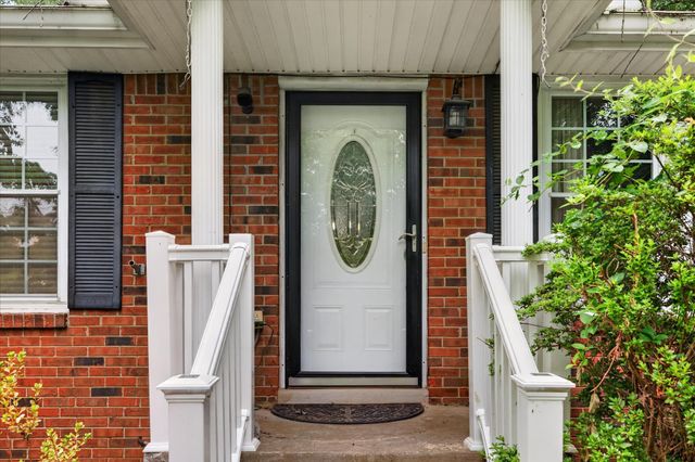 700 Dean Rd, Clarksville, TN 37040