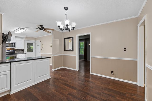 700 Dean Rd, Clarksville, TN 37040