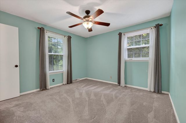 700 Dean Rd, Clarksville, TN 37040