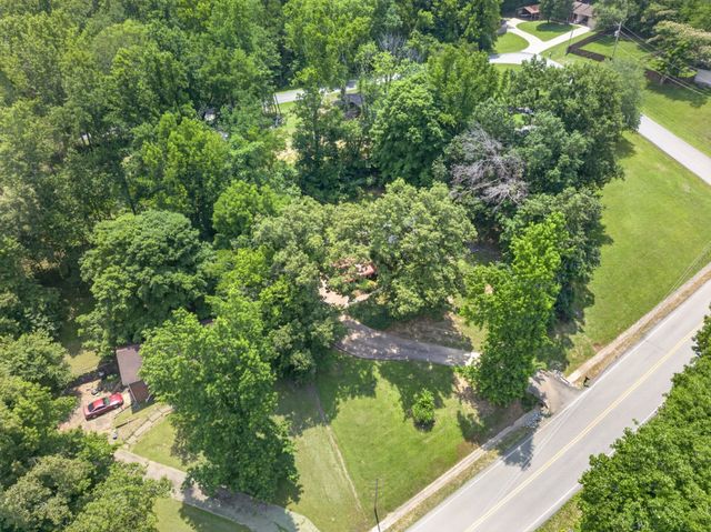 700 Dean Rd, Clarksville, TN 37040