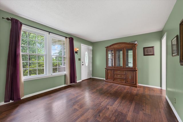 700 Dean Rd, Clarksville, TN 37040