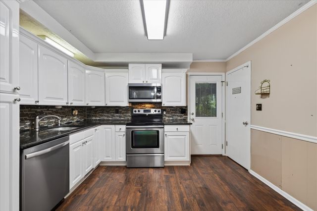 700 Dean Rd, Clarksville, TN 37040