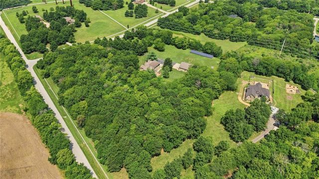 20215 S Grand Drive, Belton, MO 64012