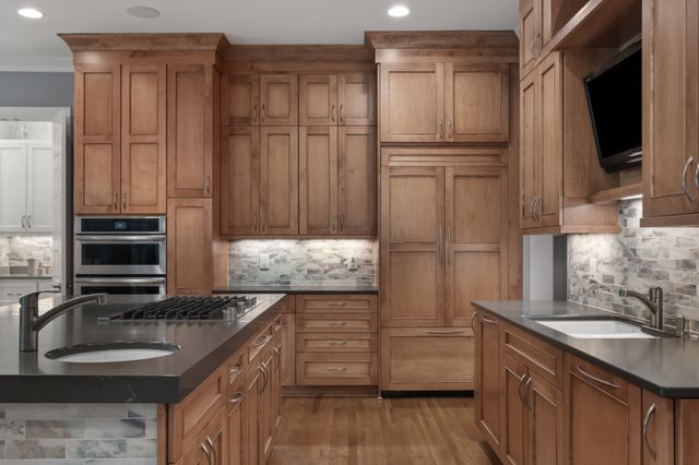 1 Warwick Ln, Nashville, TN 37205