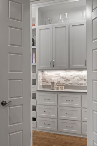 1 Warwick Ln, Nashville, TN 37205