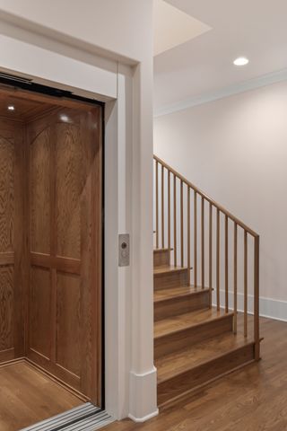 1 Warwick Ln, Nashville, TN 37205