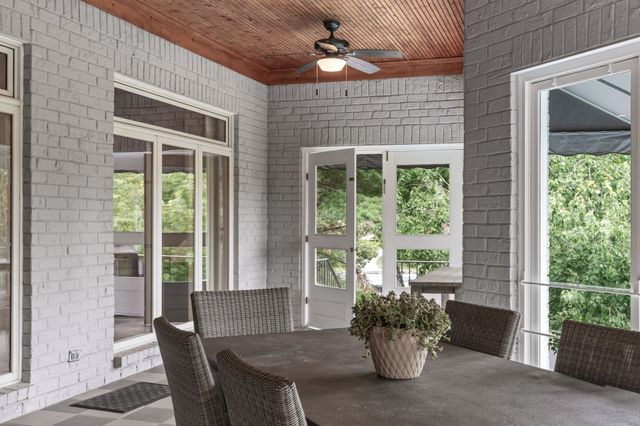 1 Warwick Ln, Nashville, TN 37205