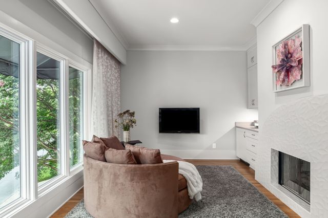 1 Warwick Ln, Nashville, TN 37205