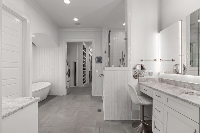 1 Warwick Ln, Nashville, TN 37205