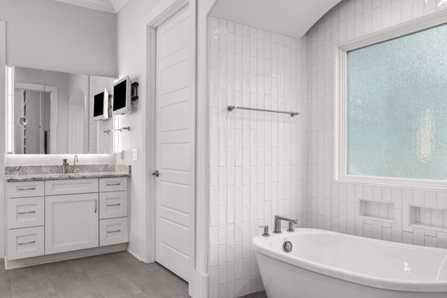 1 Warwick Ln, Nashville, TN 37205