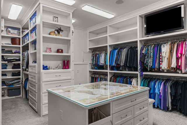 1 Warwick Ln, Nashville, TN 37205