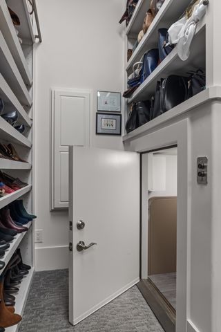 1 Warwick Ln, Nashville, TN 37205