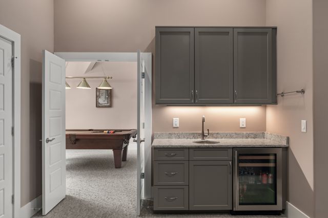 1 Warwick Ln, Nashville, TN 37205