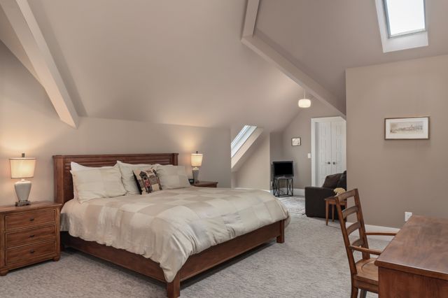 1 Warwick Ln, Nashville, TN 37205