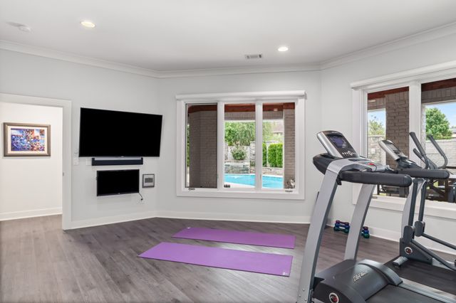 1 Warwick Ln, Nashville, TN 37205