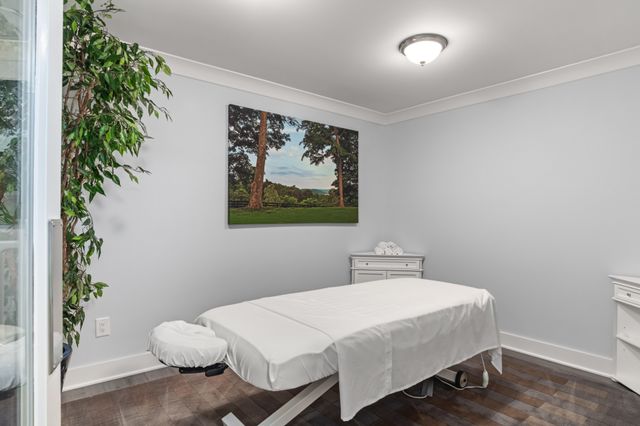 1 Warwick Ln, Nashville, TN 37205