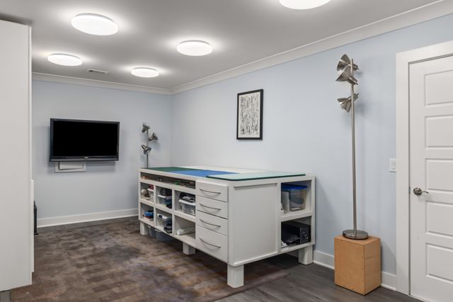 1 Warwick Ln, Nashville, TN 37205